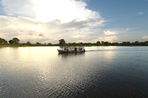 Amazonas mit Boot
